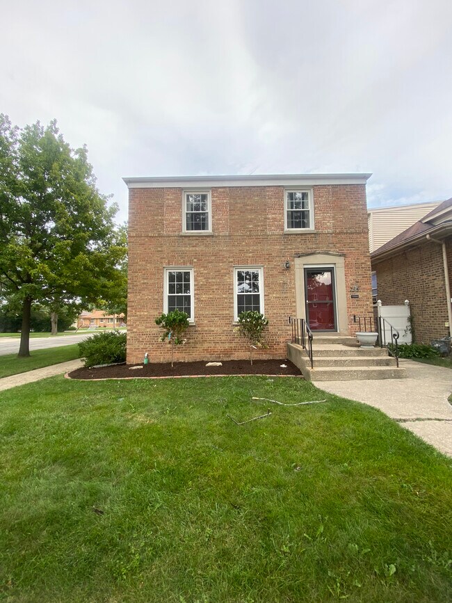 property at 735 Hull Ave