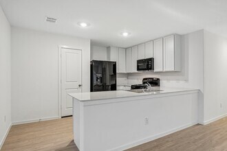 1616 Poptic Ln in McKinney, TX - Foto de edificio - Building Photo