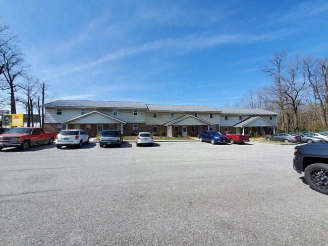 861 Buchanan Trail E in Greencastle, PA - Building Photo - Building Photo