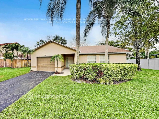 5521 SW 58th Ct