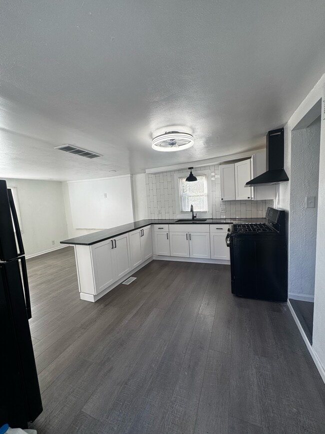 property at 526 Pershing Ave