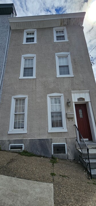 163 Roxborough Ave in Philadelphia, PA - Building Photo