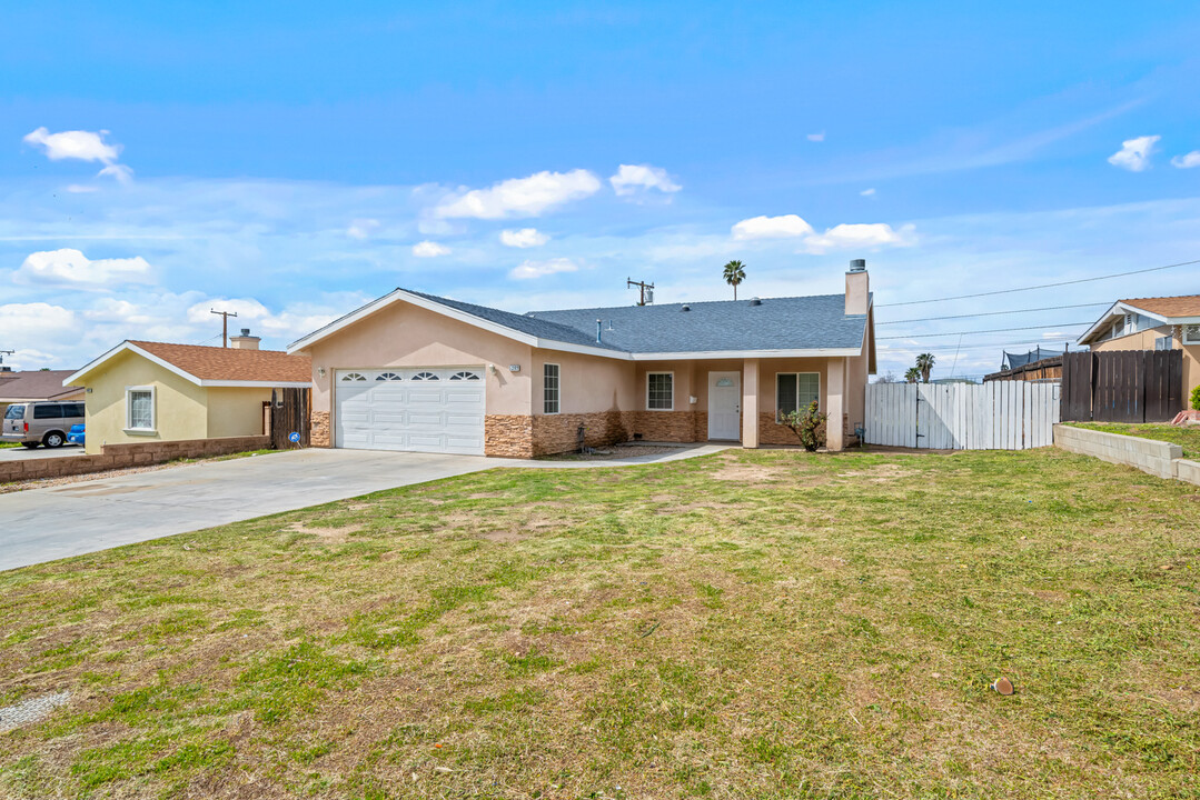 5392 Dogwood St in San Bernardino, CA - Building Photo