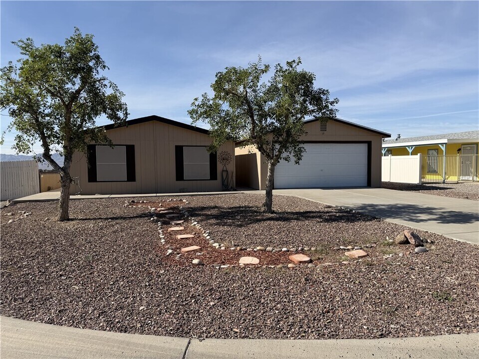 4479 Lynda Cir in Bullhead City, AZ - Building Photo