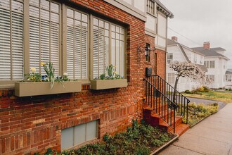 70 Crescent St, Unit 1st Floor Unit in Middletown, CT - Foto de edificio - Building Photo