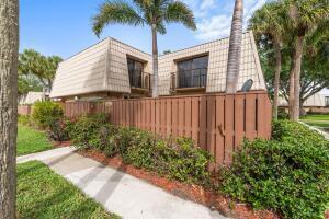 5311 53rd Way in West Palm Beach, FL - Building Photo - Building Photo