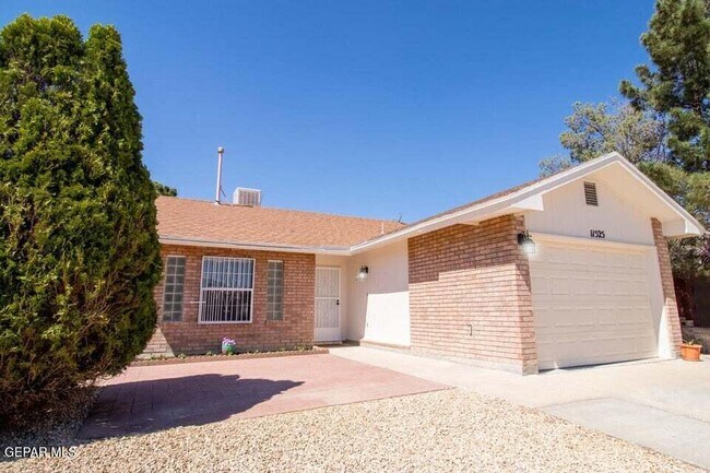 11525 Tony Ponce Dr in El Paso, TX - Building Photo - Building Photo