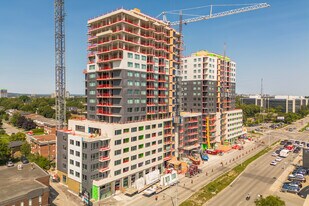 Carlton West Tower 2 in Ottawa, ON - Building Photo