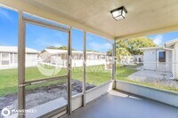 7909 Hawthorn Dr photo'