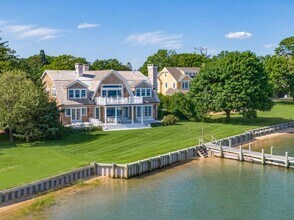 15 Montclair Ave in Shelter Island, NY - Building Photo - Building Photo