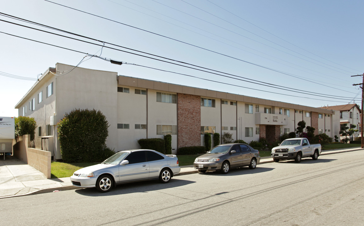 Dalton Apartments in Gardena, CA - Building Photo