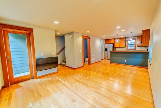 6901 California Ave SW in Seattle, WA - Building Photo - Building Photo