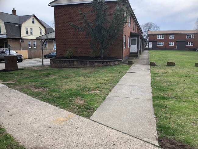 694 Woodward Ave, Unit Woodward Townhouses