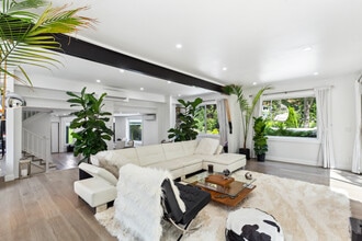 7 Hillside Rd in Greenwich, CT - Building Photo - Building Photo