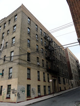 374 E 209th St in Bronx, NY - Building Photo - Building Photo