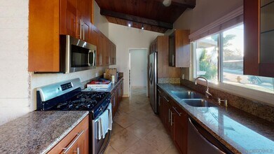 5301 Prosperity Ln in San Diego, CA - Building Photo - Building Photo