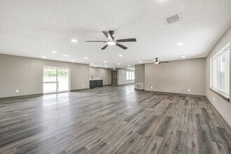 9030 Almeda Genoa Rd in Houston, TX - Building Photo - Building Photo