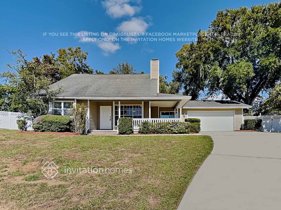 1319 Cove Pl in Tavares, FL - Building Photo