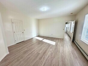 96 Palm St in Nashua, NH - Building Photo - Building Photo