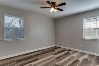 809 Michelle Dr in Everman, TX - Building Photo - Building Photo