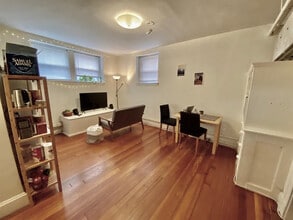76 Martin St, Unit 2B in Cambridge, MA - Foto de edificio - Building Photo