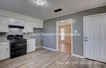 202 Overland Trail in Jacksonville, AR - Building Photo - Building Photo