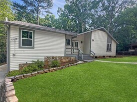 6800 Brookwood Ct in Douglasville, GA - Building Photo