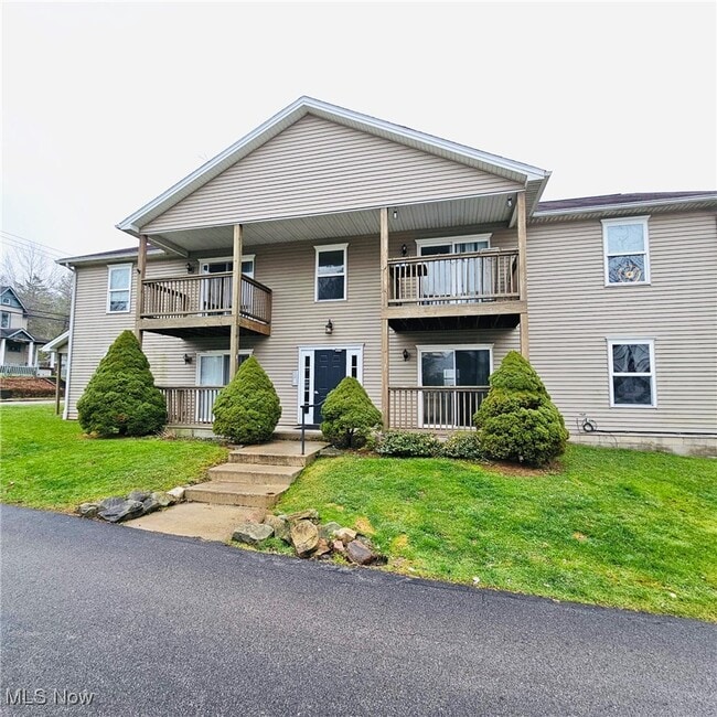 property at 77 W Wood St