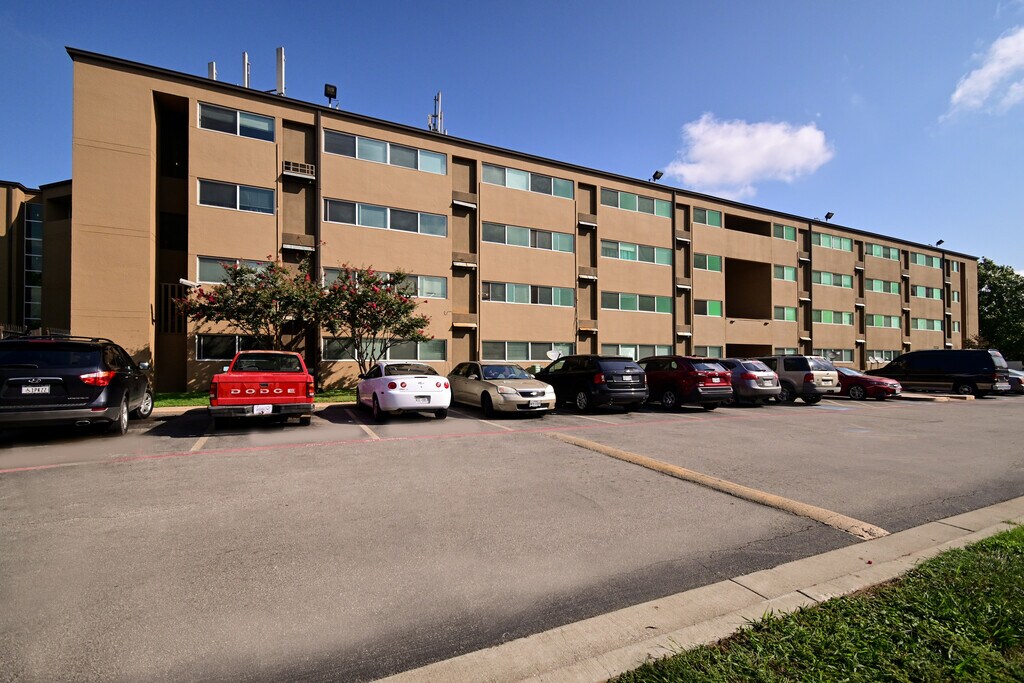 Forest Green Manor 62+ Senior Apartments Dallas, TX Apartments For Rent