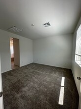 9769 Redwood Cascade St in Las Vegas, NV - Building Photo - Building Photo