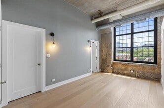 17 N Loomis St in Chicago, IL - Building Photo - Building Photo