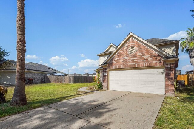 16342 Blue Rock Springs Dr in Houston, TX - Building Photo - Building Photo