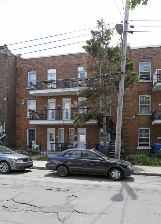 106-116 4e Avenue in Montréal, QC - Building Photo