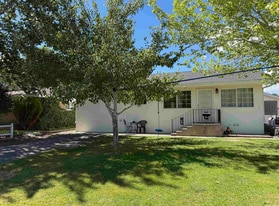 328 Minckler Ave in Susanville, CA - Building Photo