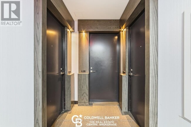 15 Beverley St in Toronto, ON - Building Photo - Building Photo