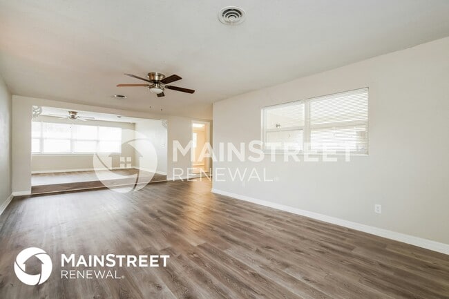 property at 924 Ave T SE