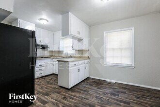 3605 S Stayton Ave in Independence, MO - Building Photo - Building Photo