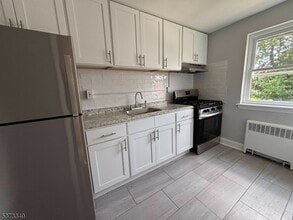 802 E Front St in Plainfield, NJ - Building Photo - Building Photo