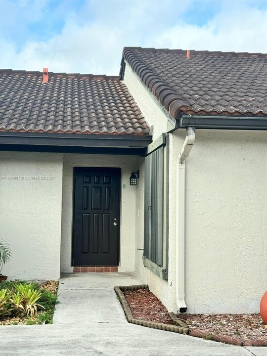 5413 SW 125th Ter in Miramar, FL - Foto de edificio