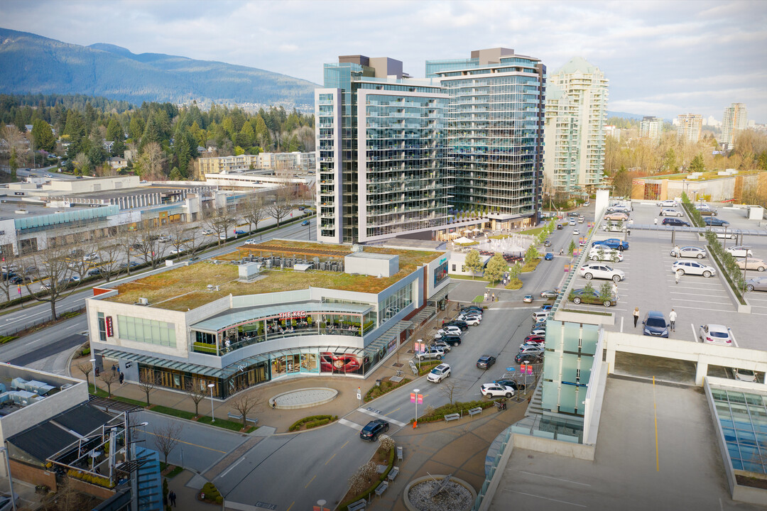 723 Main St in West Vancouver, BC - Building Photo