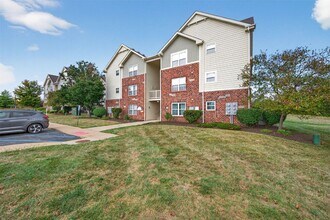 1313 Piedmont Cir in St. Peters, MO - Building Photo - Building Photo