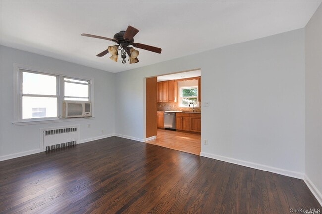 6 Dunes Ln in Port Washington, NY - Building Photo - Building Photo