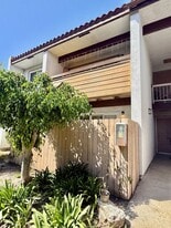 2521 W Sunflower Ave in Santa Ana, CA - Building Photo