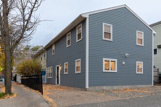 241 Cardinal Medeiros Ave in Cambridge, MA - Building Photo - Building Photo