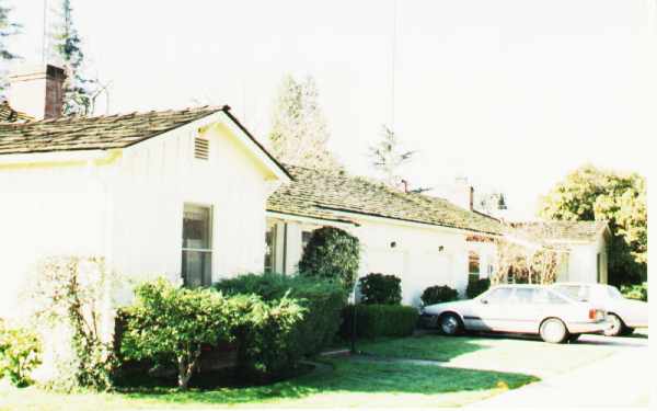 702 W Walnut St in Lodi, CA - Building Photo