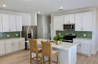 805 Dotty Dr in McKinney, TX - Foto de edificio - Building Photo