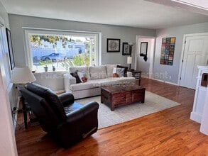 517 Valmore Ave in Ventura, CA - Building Photo - Building Photo