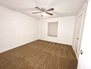 4206 Lake Rd, Unit B in Killeen, TX - Foto de edificio - Building Photo