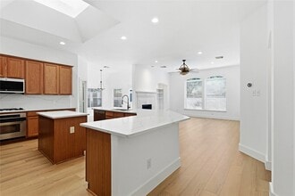 7835 Stone Oak Ct in Houston, TX - Building Photo - Building Photo