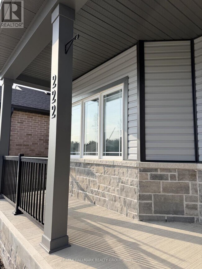 222 Adley Dr in Brockville, ON - Foto de edificio - Building Photo